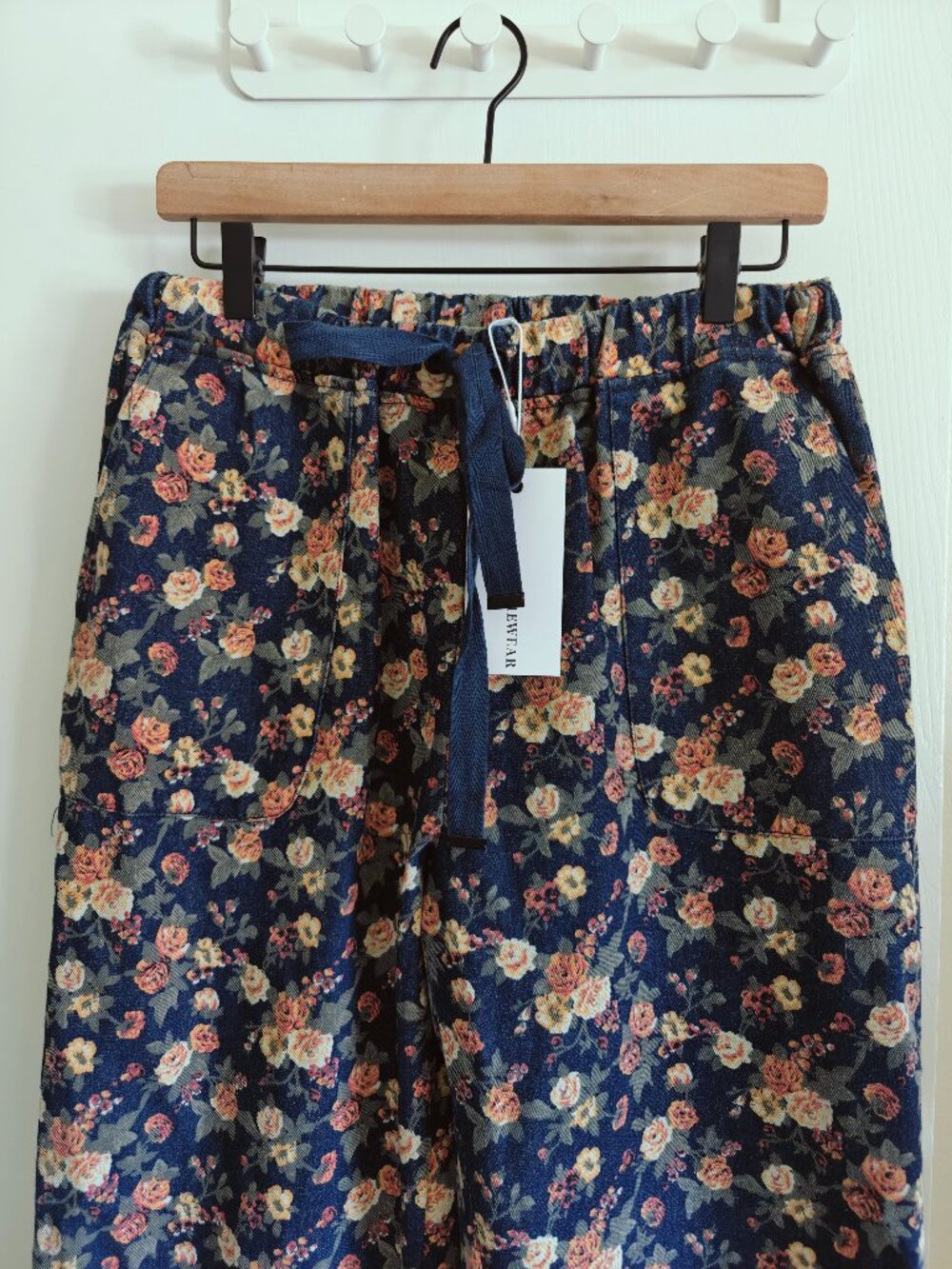 NWT Three Birds Nest Boutique Flower Patch Jeans Pants Cotton Boho Sz. M - Picture 8 of 11